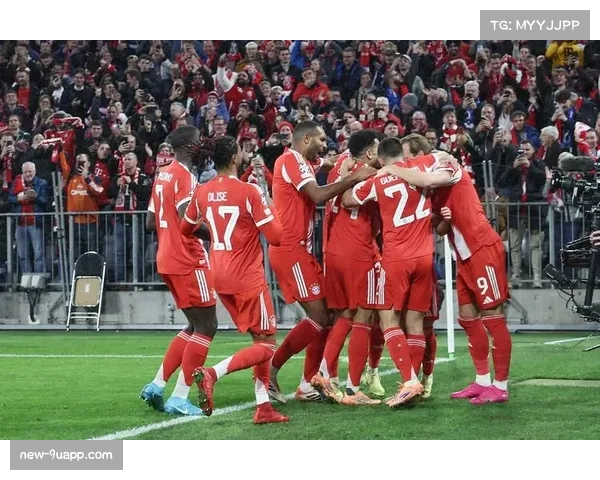 拜仁新援迪亚斯表现高光 虽染红离场仍获评高分